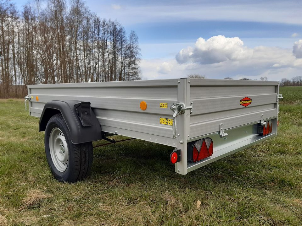 Böckmann Alu Pkw Anhänger 1350kg 2,5mx1,3m Stirnwand klappbar in Großderschau