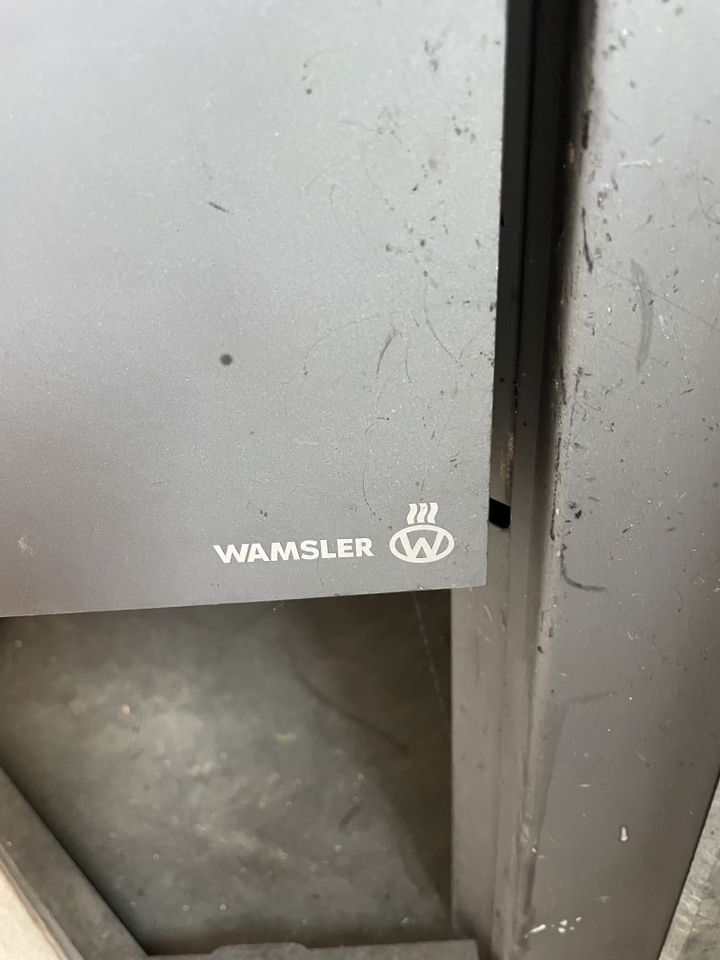 Kaminofen, 8 kw Firma Wamsler, Kaminbesteck, Bodenplatte (Schutz) in Düsseldorf