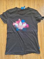 Adidas T-Shirt Gr.36 - schwarz mit buntem Aufdruck Rheinland-Pfalz - Kasbach-Ohlenberg Vorschau