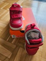 Nike Sneaker Größe 22 Kinder Baby wie neu Schuhe München - Schwabing-Freimann Vorschau