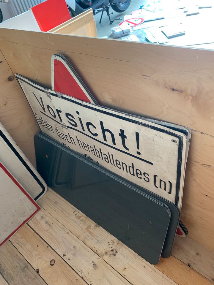 Konvolut Schilder Baustelle Hausbau Antik Emaille Flohmarkt Bund in Rötz