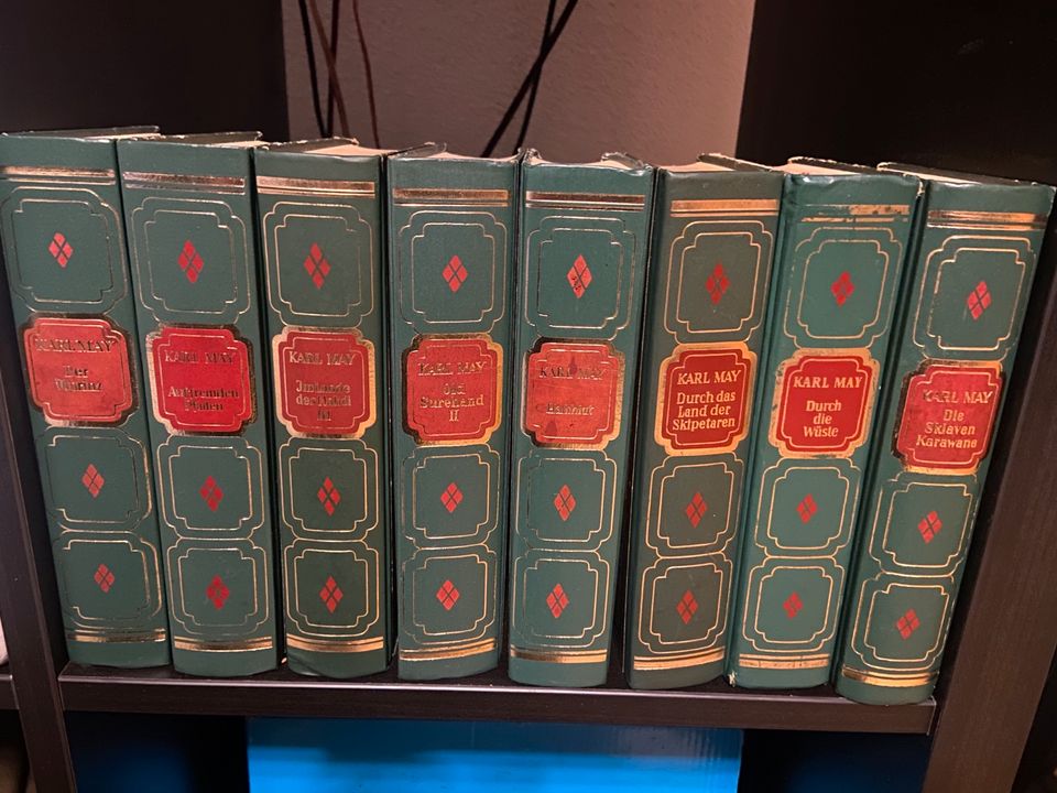 Karl May Sammlung /8 verschiedene Bücher in Höhenberg i. T.