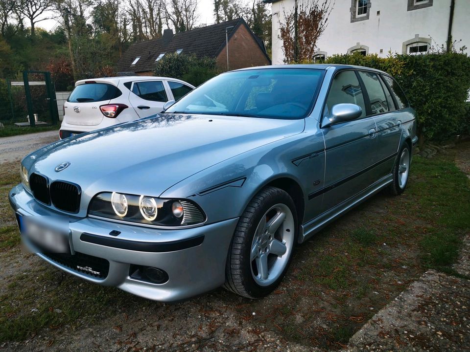 BMW e39 523i Touring Automatik TÜV 04/2024 lesen! in Alsdorf