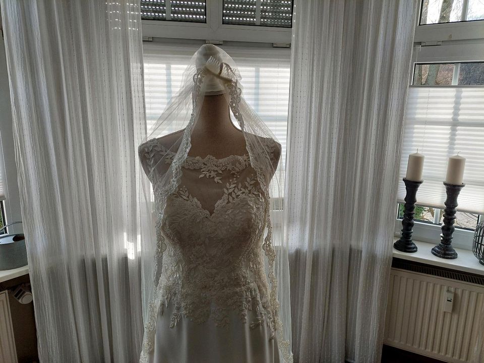 Brautkleid Sanna Lindstöm A Linie Ivory Neu in Werdohl