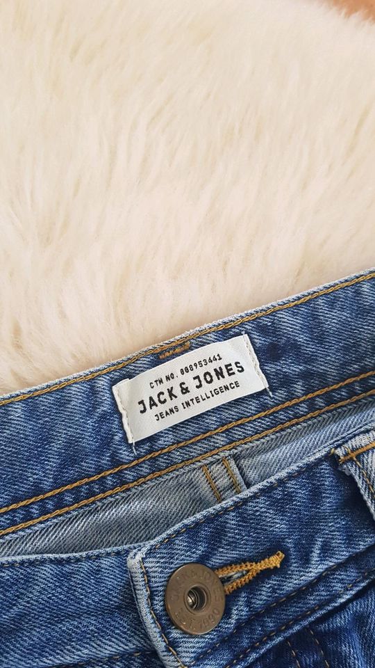 Herren Jeans Short Jack & Jones Gr XL in Schöne Aussicht, Gem Masburg