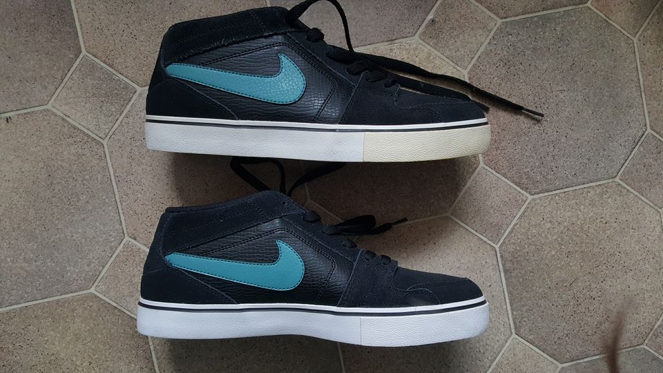 neue NIKE Sneaker Gr. 41 Damenschuhe schwarz in Alfter