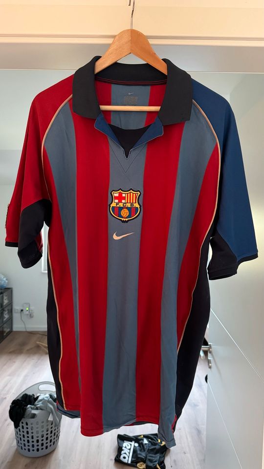 Nike Barcelona Trikot Vintage Puyol 2001 in Hamburg