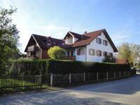 RESERVIERT-Exklusive, modernisierte 4-Zimmer-Wohnung mit Balkon in Jengen / Provisionsfrei Bayern - Jengen Vorschau