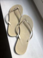 Flip Flops von Havaianas Glitzer Silber Leder Sonderedition GR.41 Hessen - Maintal Vorschau