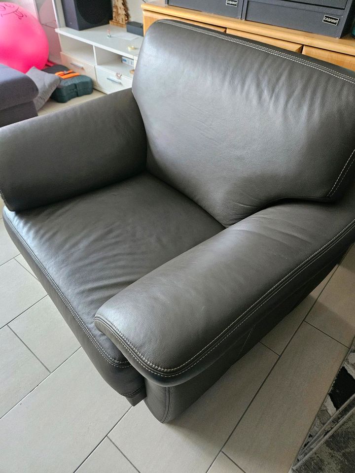 Sofa sehr gut erhalten in Vechta