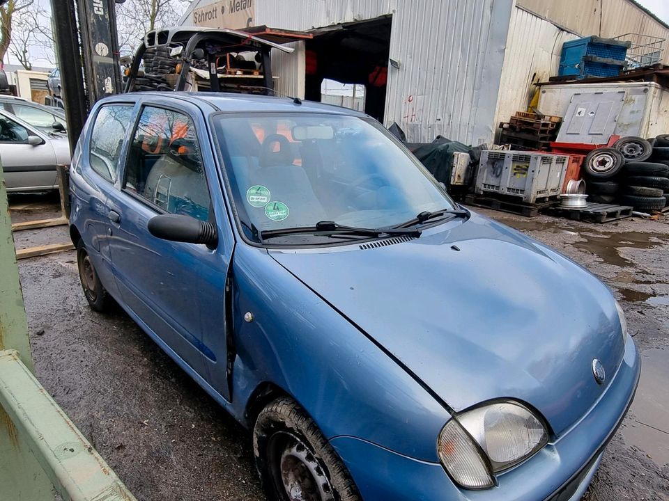 Fiat 600 Scheinwerfer Rücklichter Sitze Innenausstattung in Duisburg