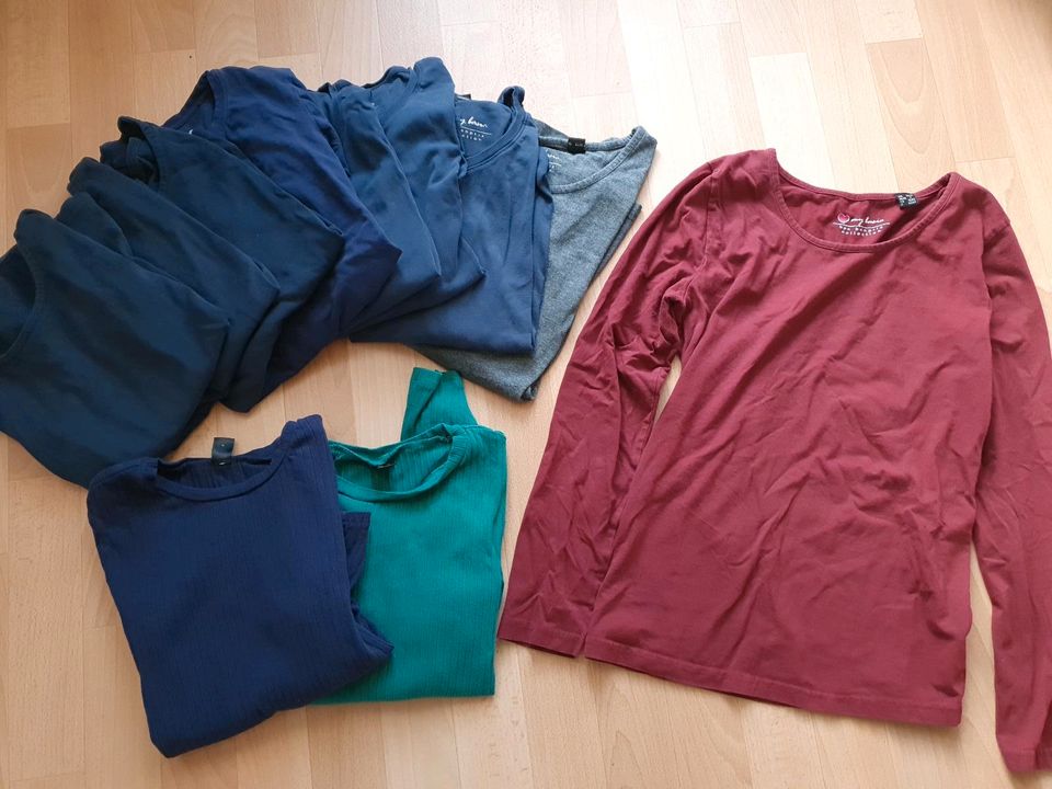 Pullover Langarmshirts M/S 38 Dunkelbau/Grau/Grün/Rot Shein, ect. in Kahla