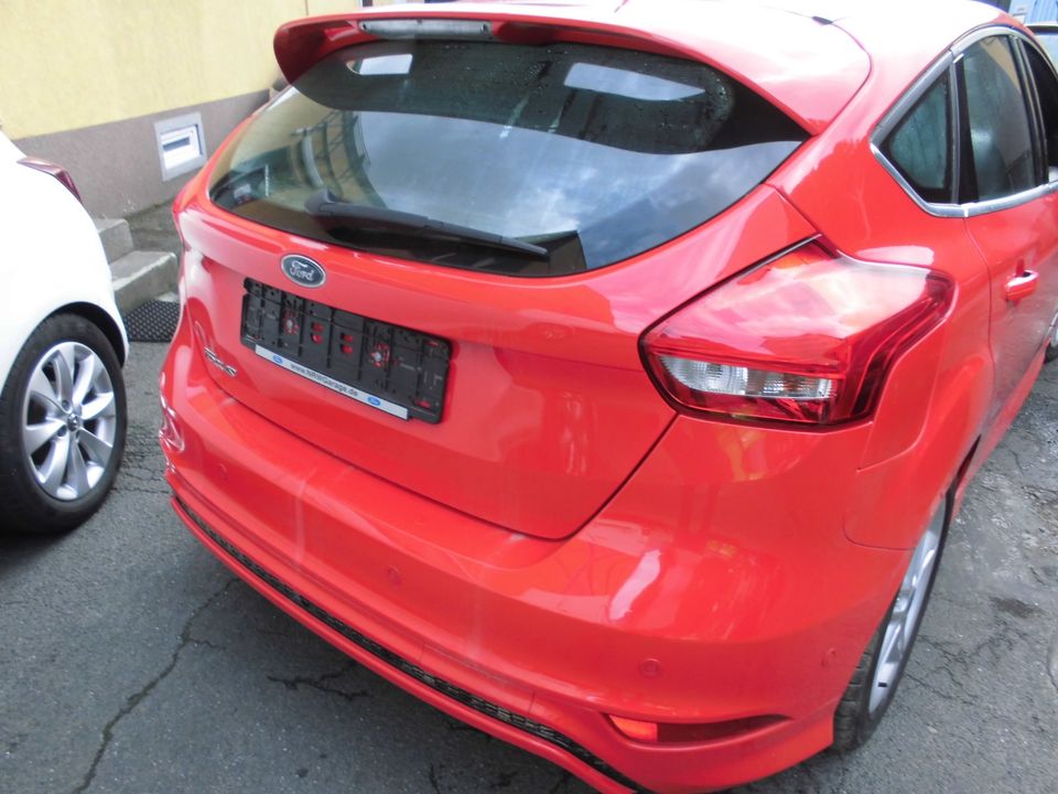 Ford Focus 3 MK3 Heckklappe und Stoßstange Hinten PDC Bj. 2016 in Mülheim (Ruhr)