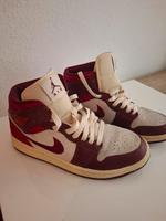 Nike Air in Weiß Rot Bayern - Langweid am Lech Vorschau