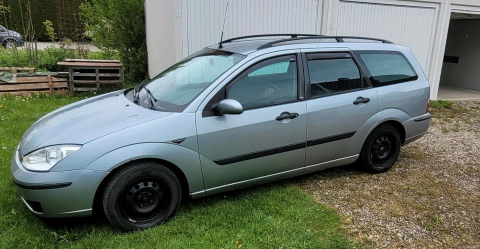 Ford Focus Turnier 1,6 L mit AHK in Ottobeuren