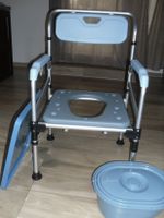 Toilettensitz mit Armlehnen und Rückenlehne, neu Preis 93 € Hessen - Mörfelden-Walldorf Vorschau