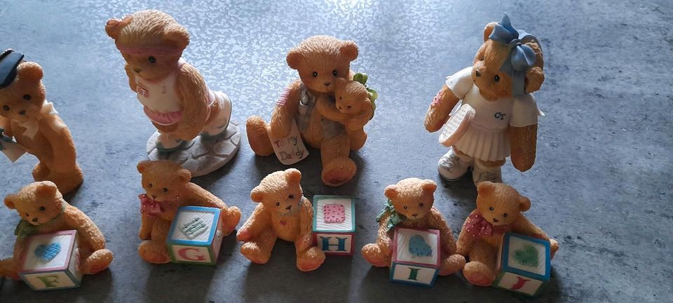 Cherished Teddies sammeln Hillmann 33 Stück in Düsseldorf