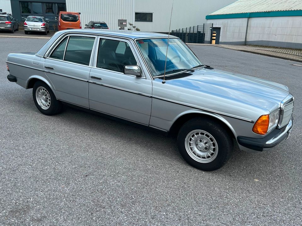 Mercedes 300 D W 123 in Aachen