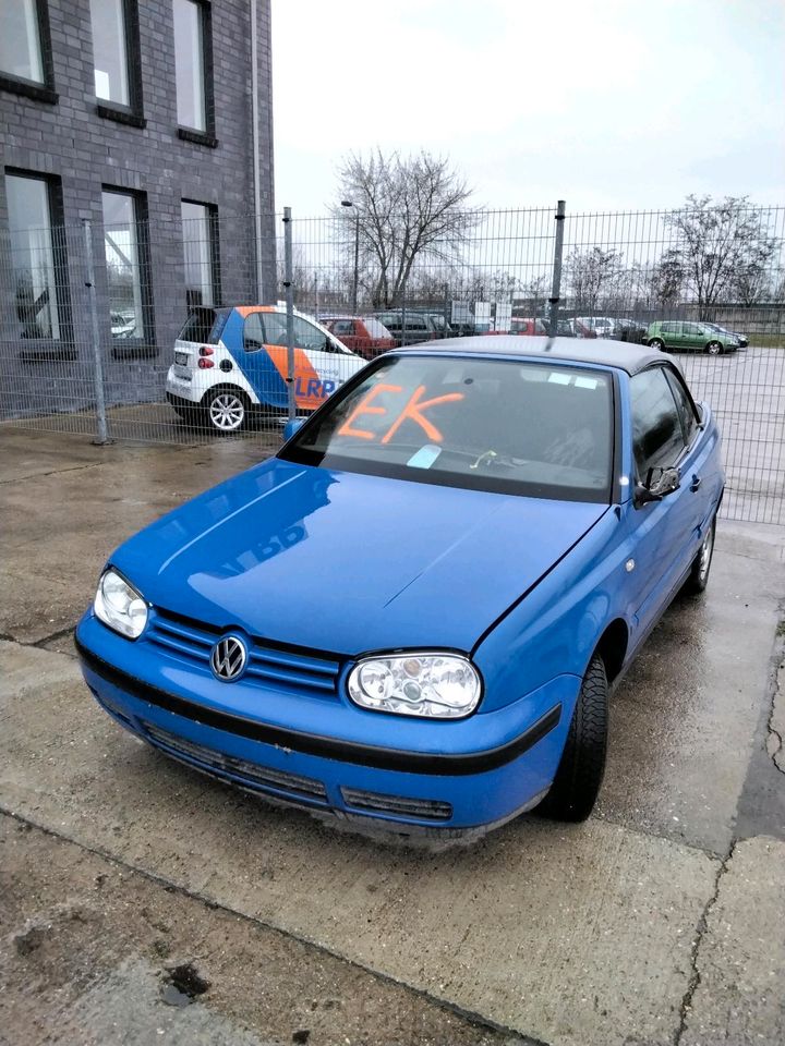 VW Golf III Cabrio Schlachtfest Ersatzteile Teile in Magdeburg