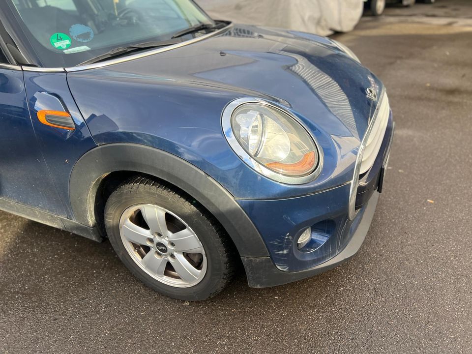 Mini Cooper D automatik an Export oder Händler in Neuss