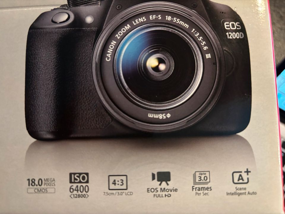 Canon EOS 1200D Kamera Kit mit EF-S 18-55 III Objektiv gebraucht in Essen