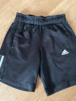 Adidas Sporthose Größe 140 München - Thalk.Obersendl.-Forsten-Fürstenr.-Solln Vorschau