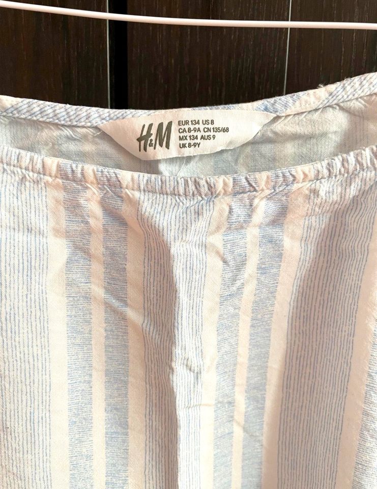 Top Träger Sommer Top H&m Gr. 134 Hellblau weiß gestreift in Burkhardtsdorf