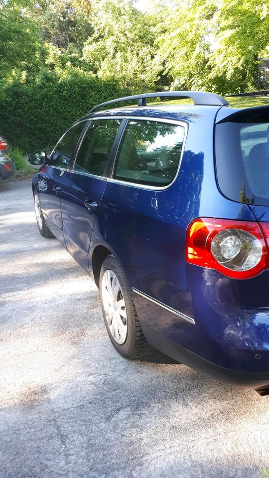 Volkswagen Passat B6 3C  Variant  1,8 TSI SHADOW BLAU METALIC in Stuttgart