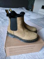 Dr. Martens 2976 Leonore Chelsea Boots oliv-grün Größe 39 wie neu Nordrhein-Westfalen - Kaarst Vorschau