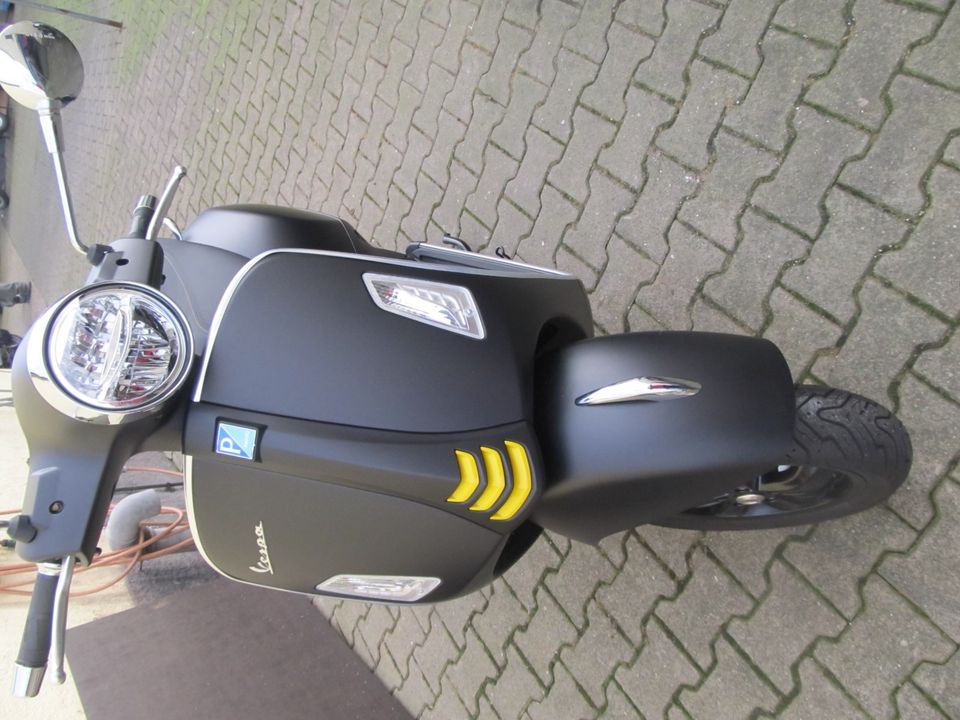 *Vespa*GTS 125*Supertech*schwarz matt*2021*1900KM* in Solingen