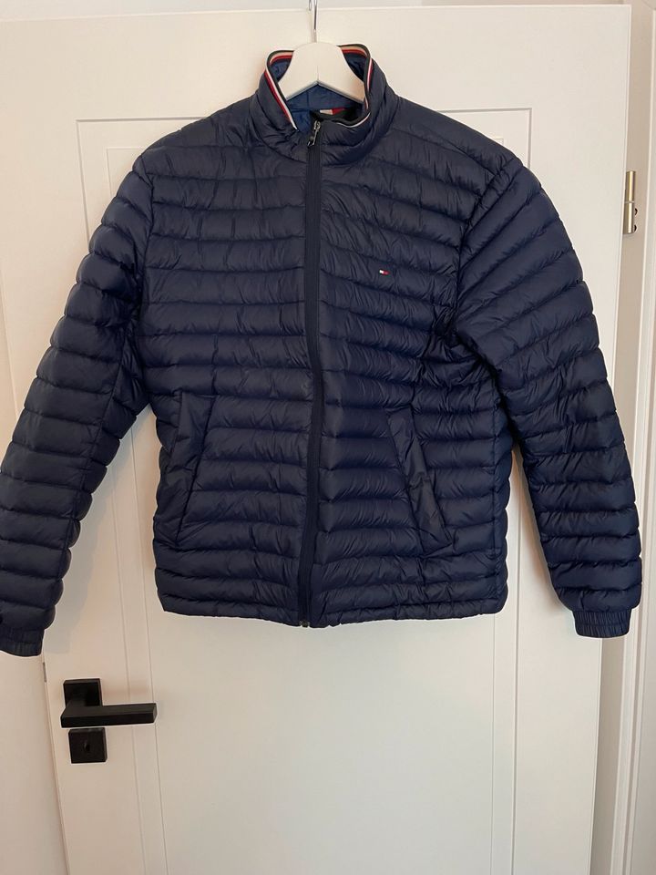 Tommy Hilfiger Jacke Größe L in Eilenburg