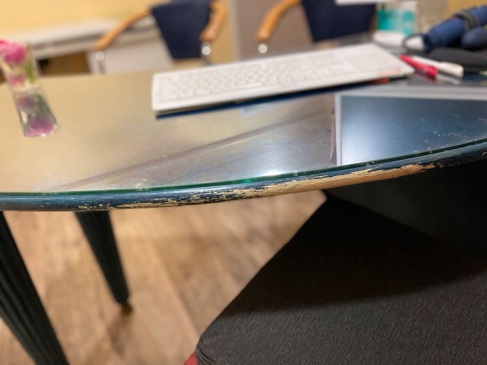 Blauer Schreibtisch in Schenklengsfeld