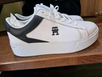 Tommy Hilfiger Sneaker in Gr .40 Nordrhein-Westfalen - Bocholt Vorschau