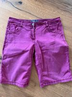 Cecil Damen Shorts kurze Hose brombeerfarben Gr. 30 42/44 Sachsen - Pegau Vorschau