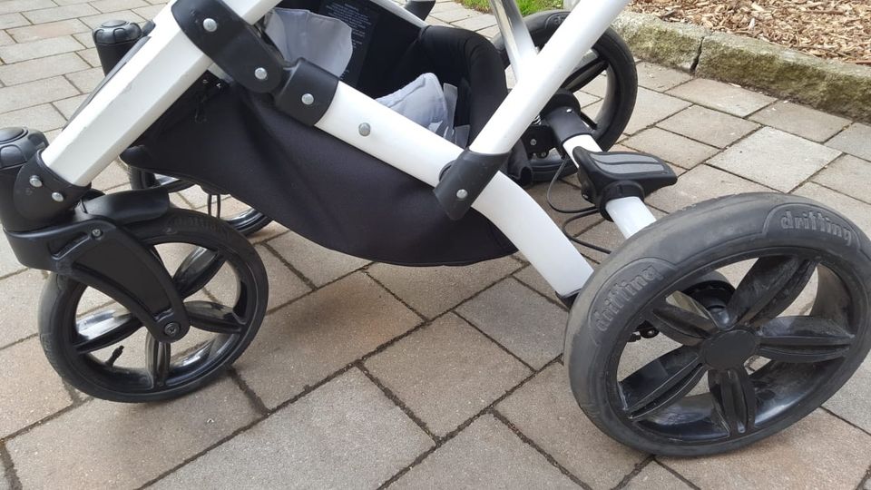 Kinderwagen Knorr Violetto Babyschale in Stralsund