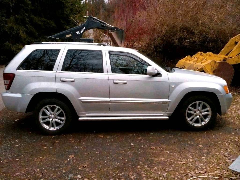 Jeep Grand Cherokee Overland 3,0 CRD, AHK, 7/2009 nur 153916km. in Gefrees