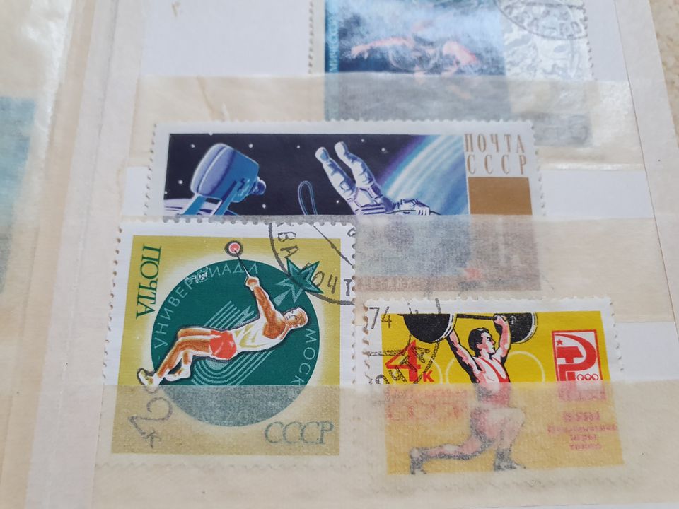 DDR Abzeichen Briefmarken und Urkundenmappen in Schwerin