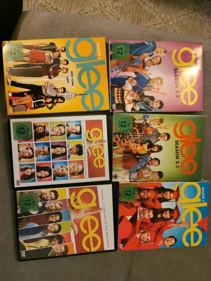 Glee DVD Staffeln 1 - 4 Deutsch in Dresden