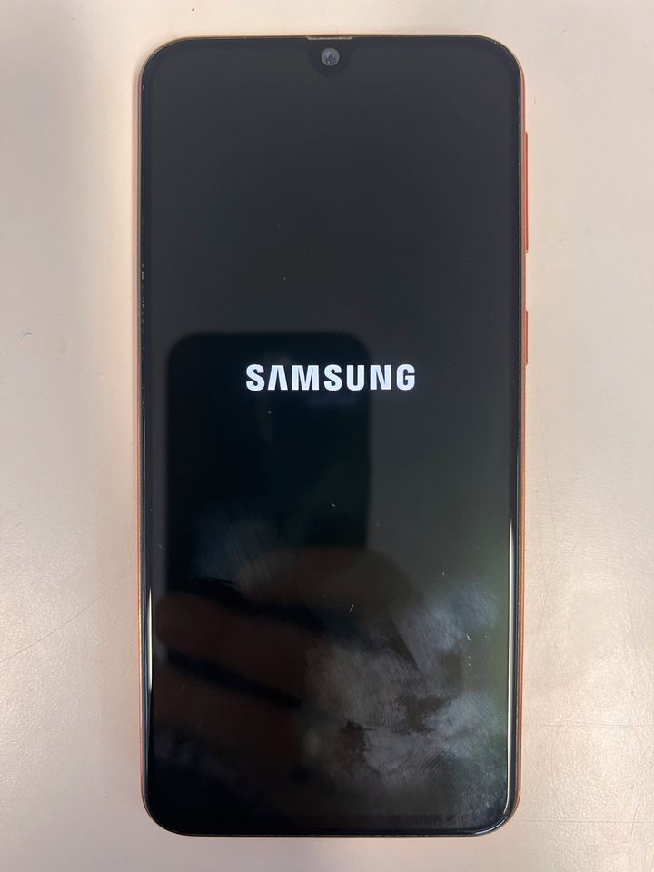 Samsung A40 64gb neuwertig Akku schwach in Kiel