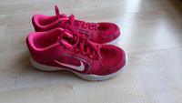 Turnschuhe nike Gr 39, nur 1 Jahr im Schulsport getragen Saarland - Riegelsberg Vorschau