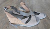 Keilabsatz Sandalen Gr. 39 Sommerschuhe Damen Brandenburg - Rauen Vorschau