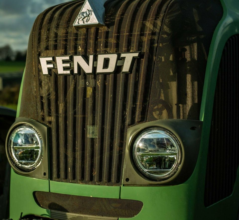 LED Fahrscheinwerfer LED Hauptscheinwerfer Fendt Vario in Simbach