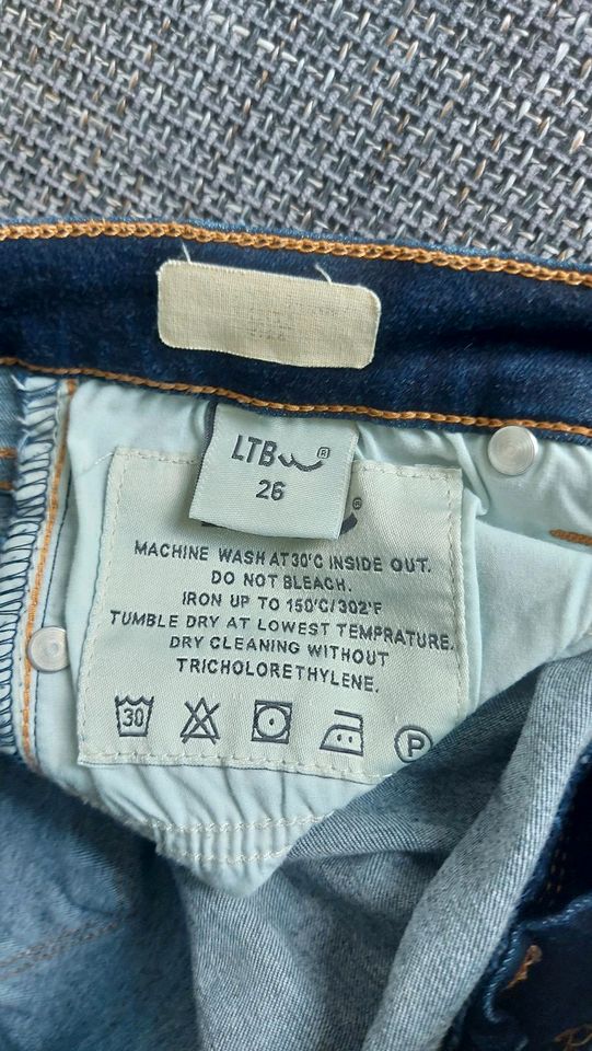 Neuwertige High-Waist Jeans LTB W26 L32 (36/S) in Rheda-Wiedenbrück