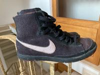 Nike Blazer Vintage bordeaux / schwarz Gr. 40 Hessen - Hünfeld Vorschau