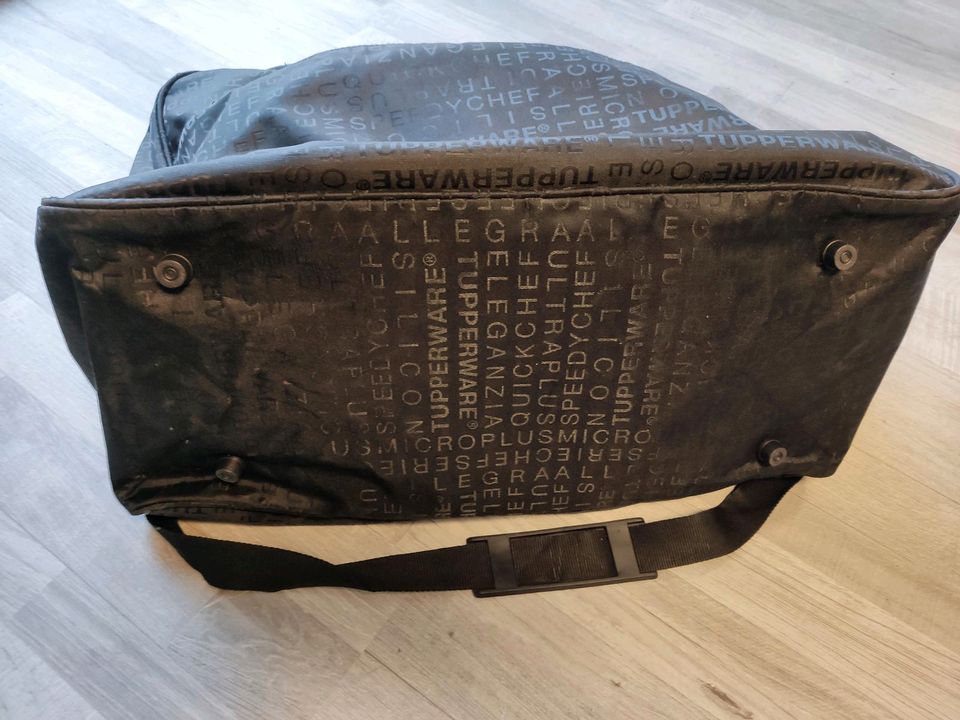 +wie neu+ Tupperware, schwarze Vorführtasche, Tasche, Reisetasche in Oyten