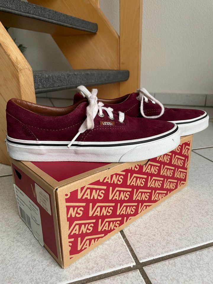 Rote Vans US 6.5 in Weinheim