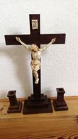 Kruzifix und 2 passende Kerzenständer aus dunkelbraunem Holz Sachsen-Anhalt - Wolfen Vorschau