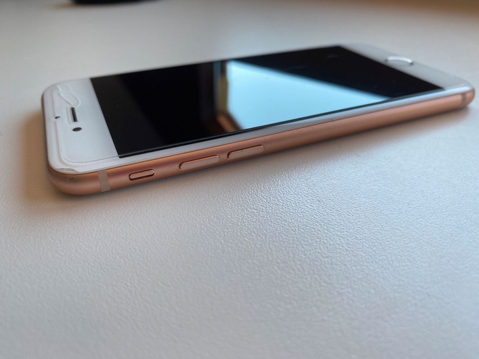 Apple iPhone 8 - 64 GB - Rose Gold weiß wie neu in Dresden