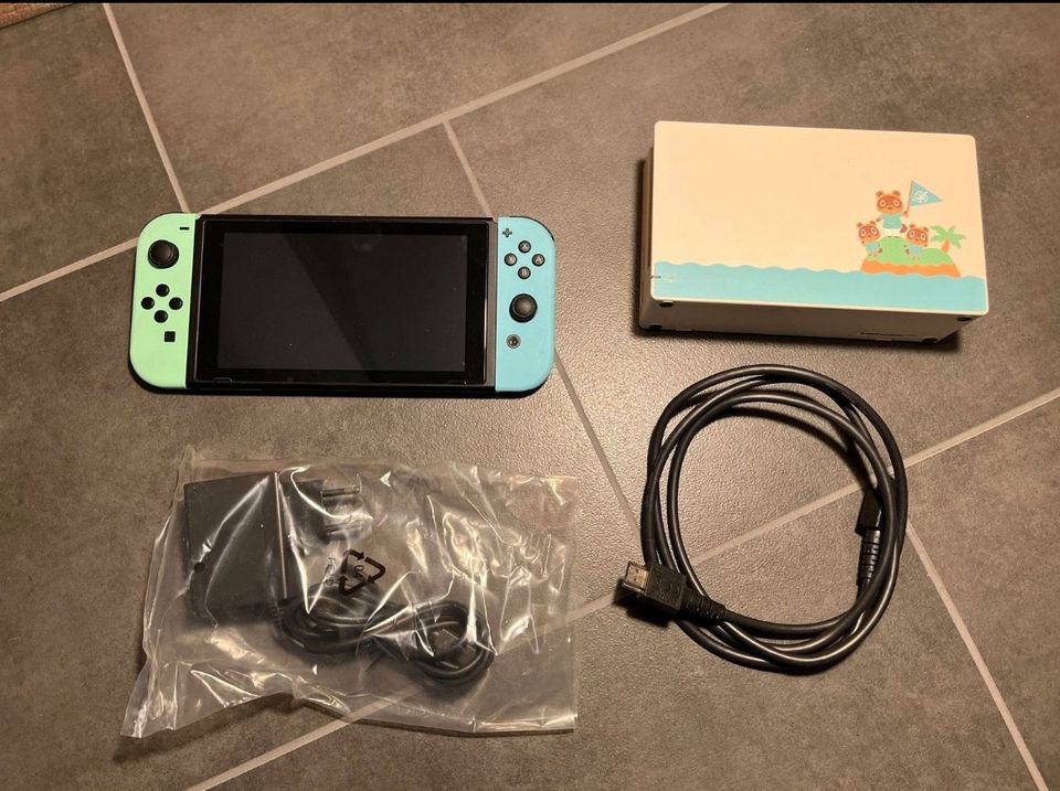 Nintendo Switch Animal Crossing Limited Edition *wie neu* in Dormagen