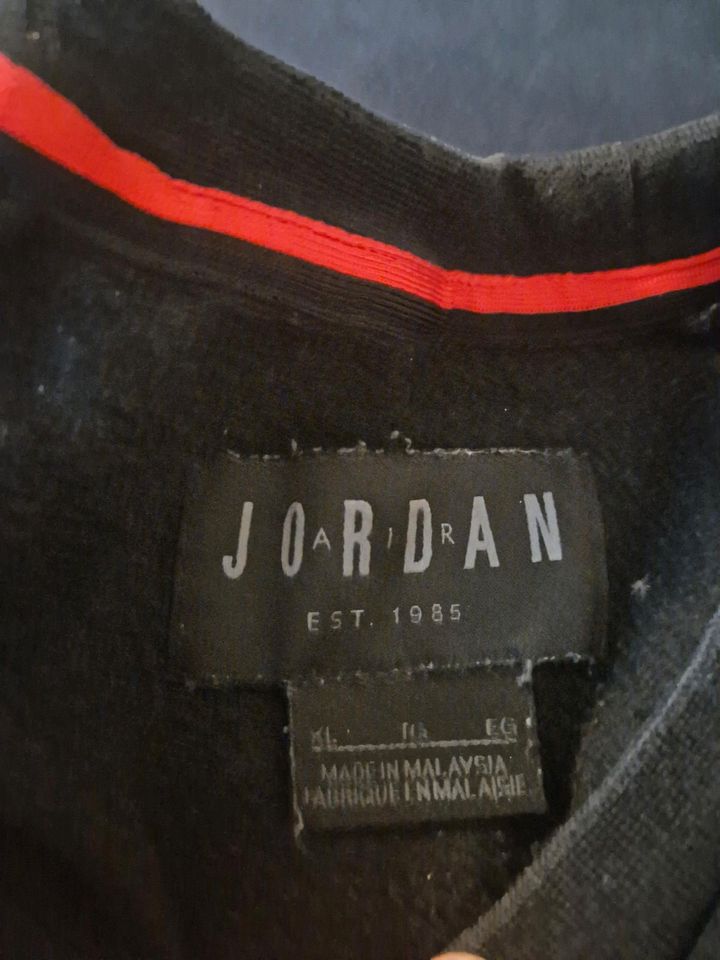 Jordan Pullover Größe XL in Bielefeld